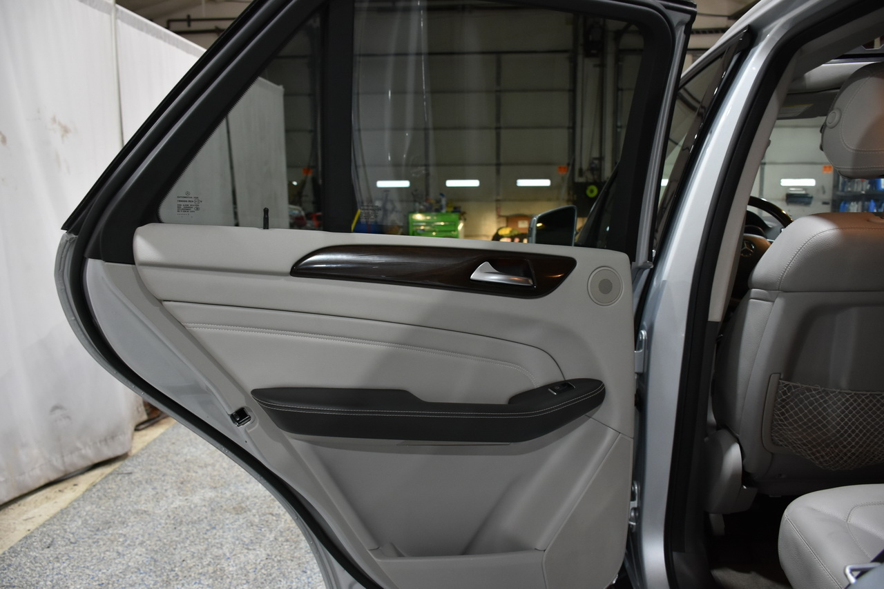 Mercedes-Benz M-Class ML350 4MATIC 2012 Mercedes-Benz M-Class ML350 4MATIC 2012