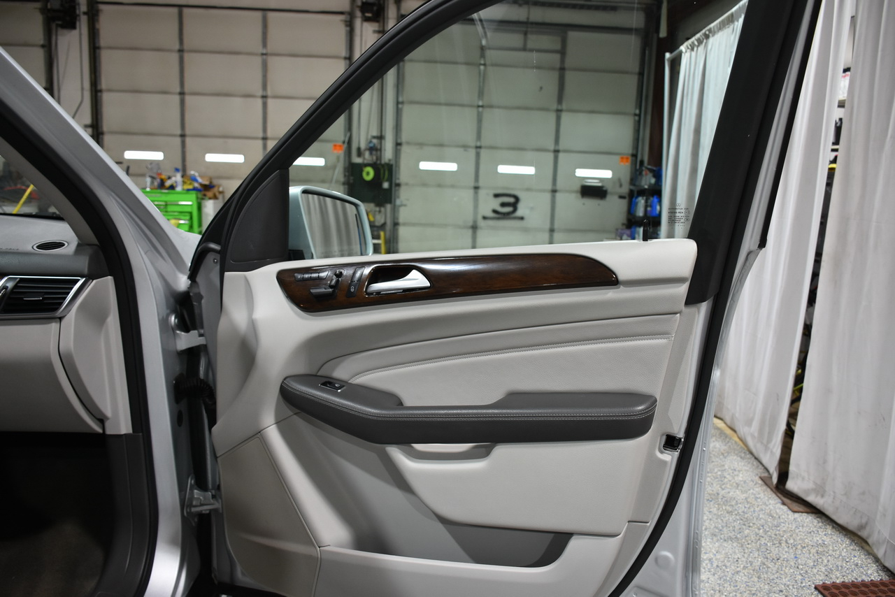 Mercedes-Benz M-Class ML350 4MATIC 2012 Mercedes-Benz M-Class ML350 4MATIC 2012