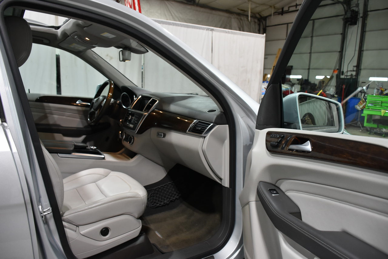 Mercedes-Benz M-Class ML350 4MATIC 2012 Mercedes-Benz M-Class ML350 4MATIC 2012