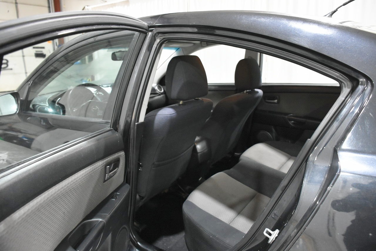 Mazda MAZDA3 i 4-door 2006