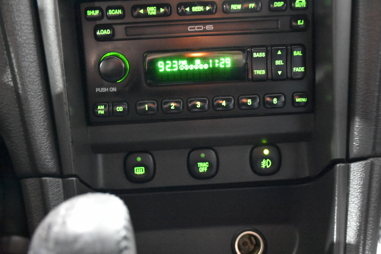 Ford Mustang GT Deluxe Coupe 2002