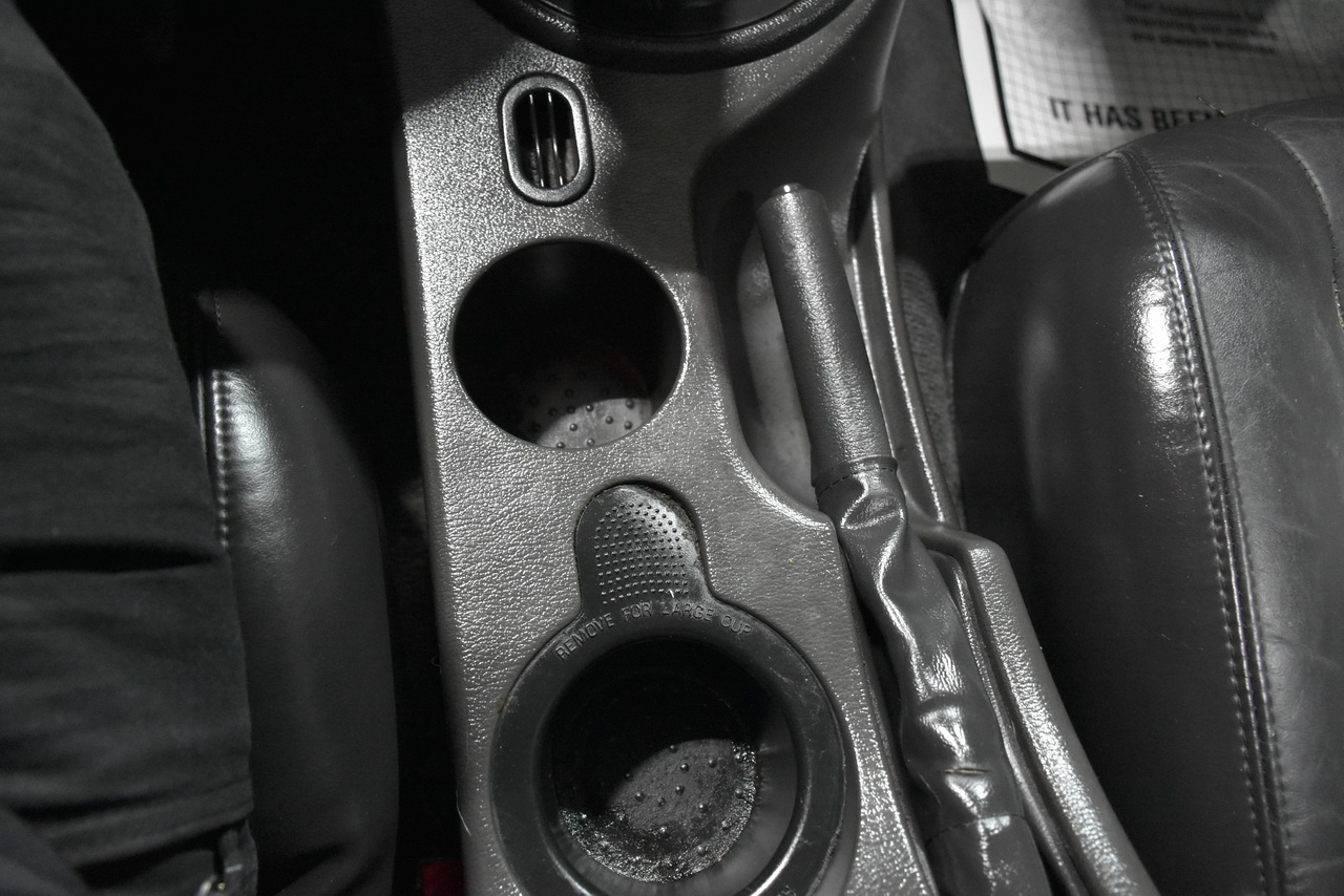 Ford Mustang GT Deluxe Coupe 2002