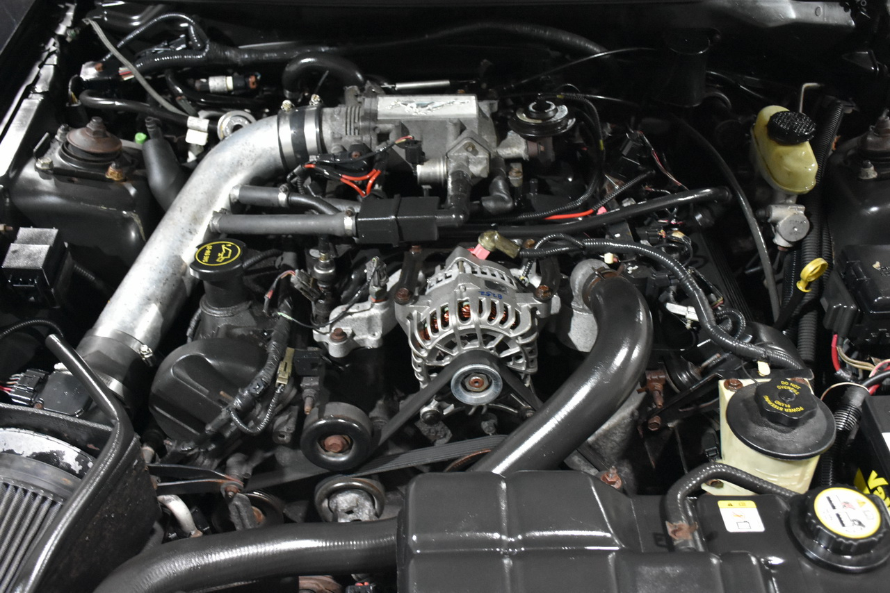 Ford Mustang GT Deluxe Coupe 2002