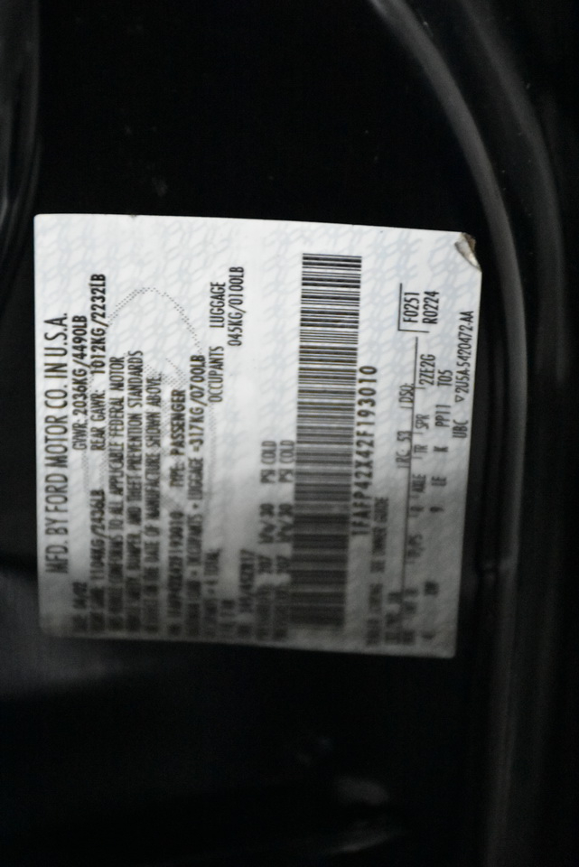 Ford Mustang GT Deluxe Coupe 2002