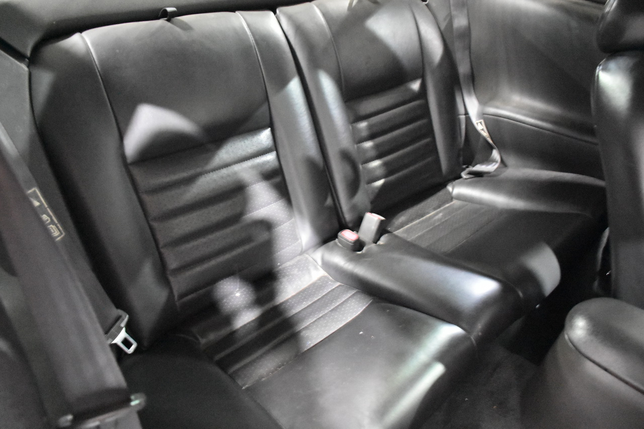 Ford Mustang GT Deluxe Coupe 2002