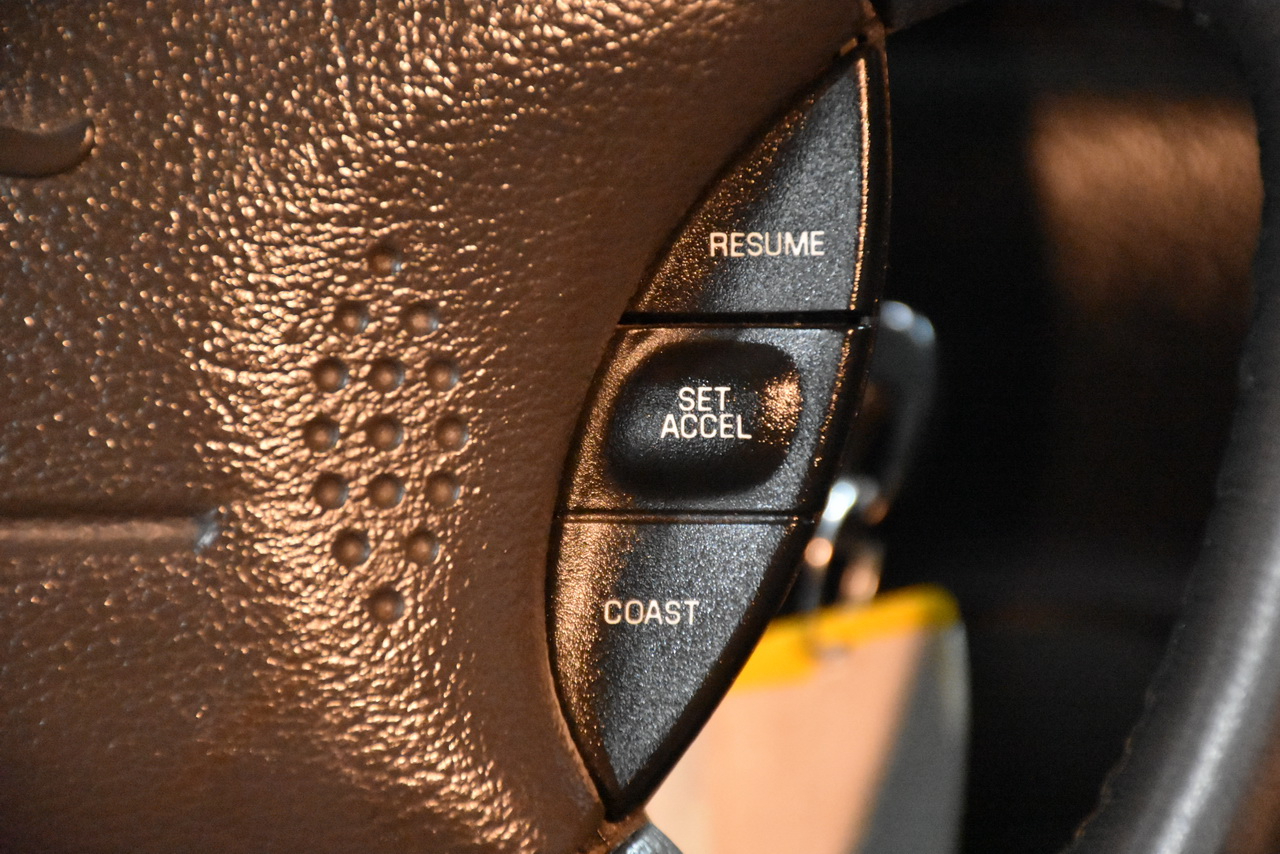 Ford Mustang GT Deluxe Coupe 2002