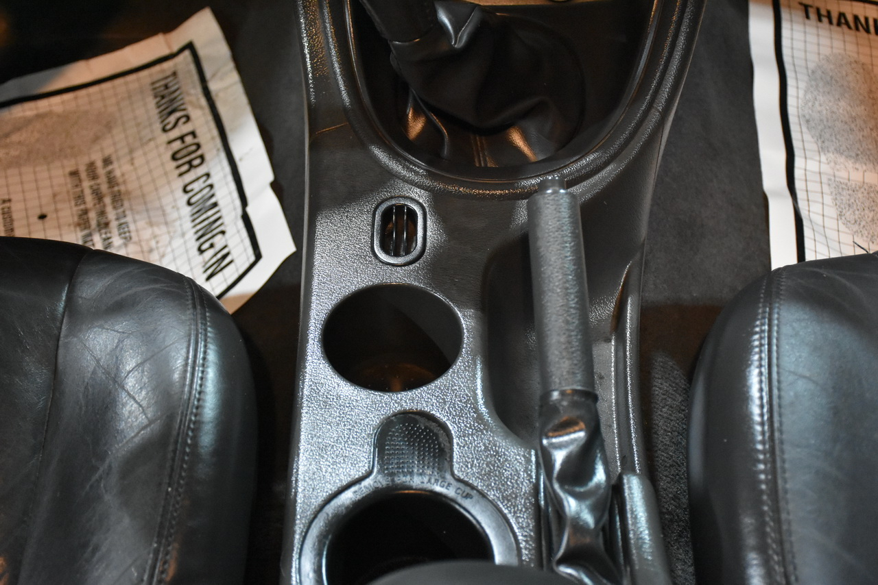 Ford Mustang GT Deluxe Coupe 2002