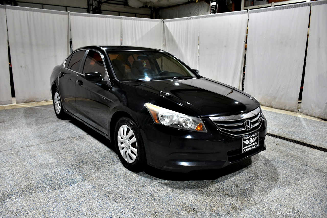 Honda Accord LX sedan AT 2012