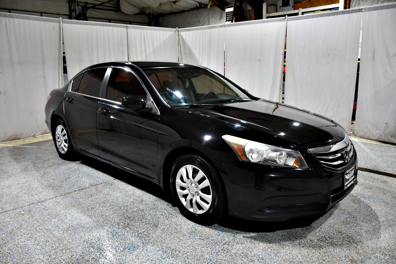 Honda Accord LX sedan AT 2012