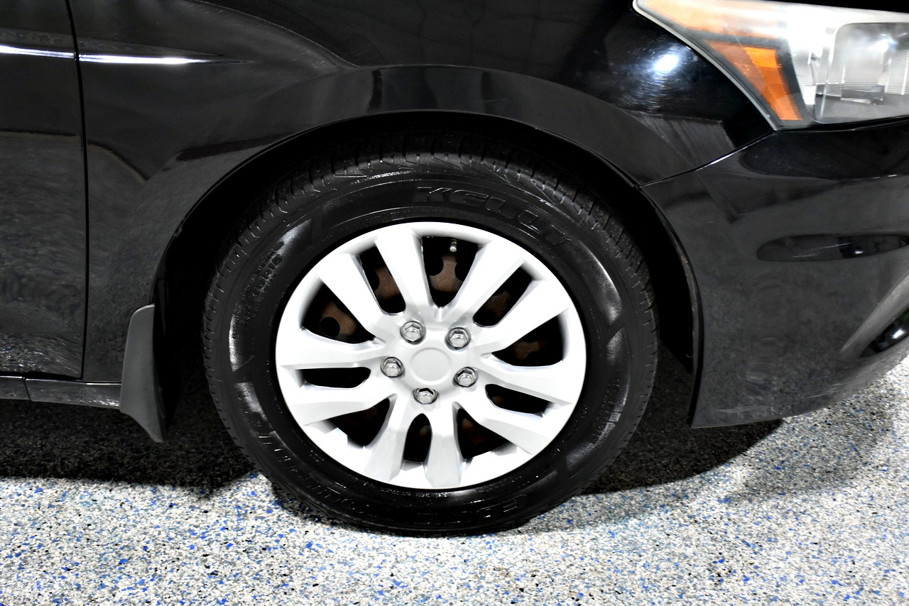 Honda Accord LX sedan AT 2012