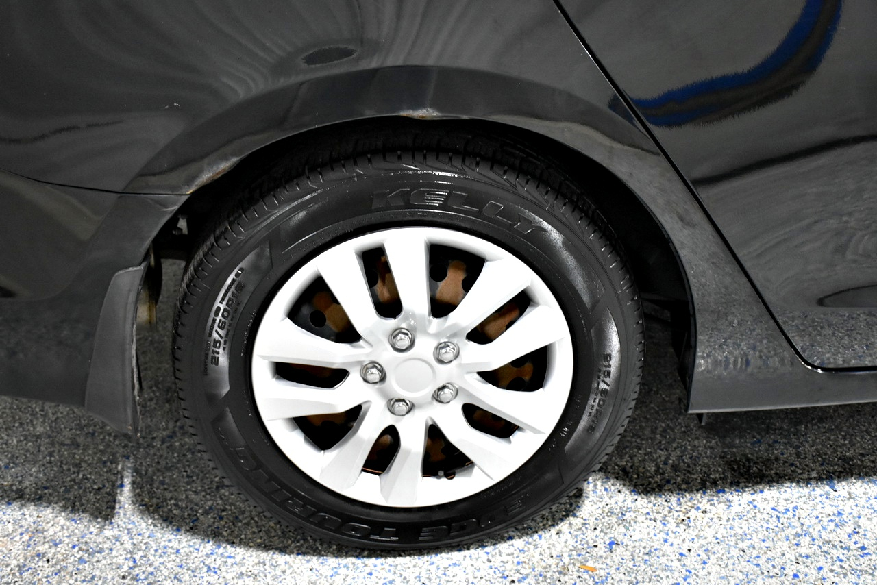 Honda Accord LX sedan AT 2012