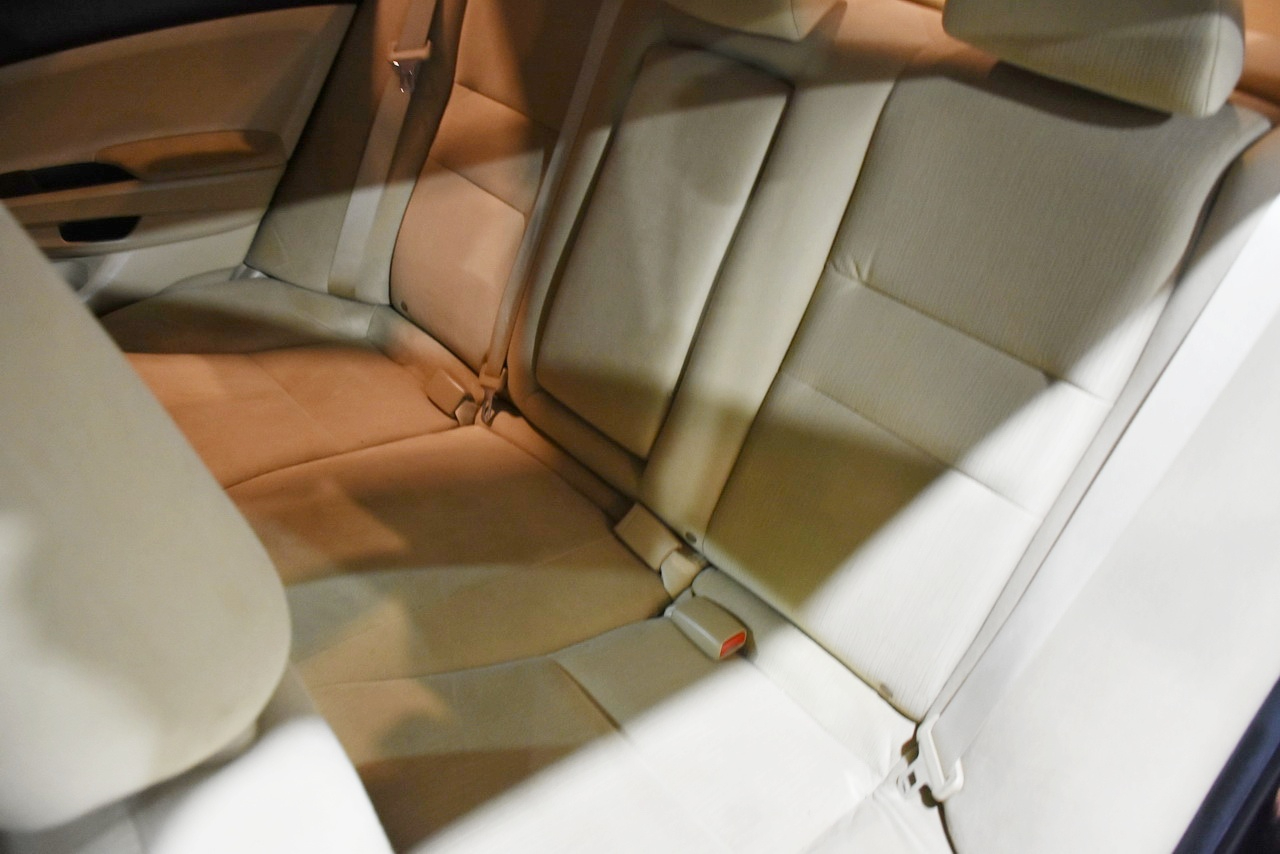 Honda Accord LX sedan AT 2012