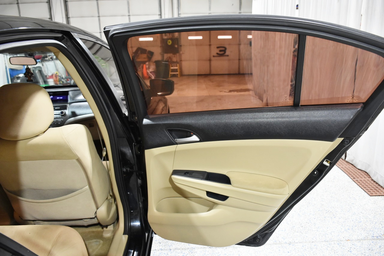 Honda Accord LX sedan AT 2012