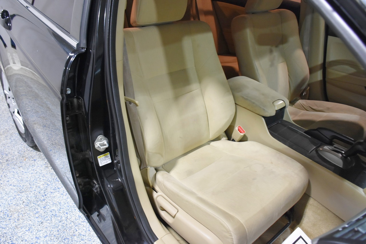 Honda Accord LX sedan AT 2012