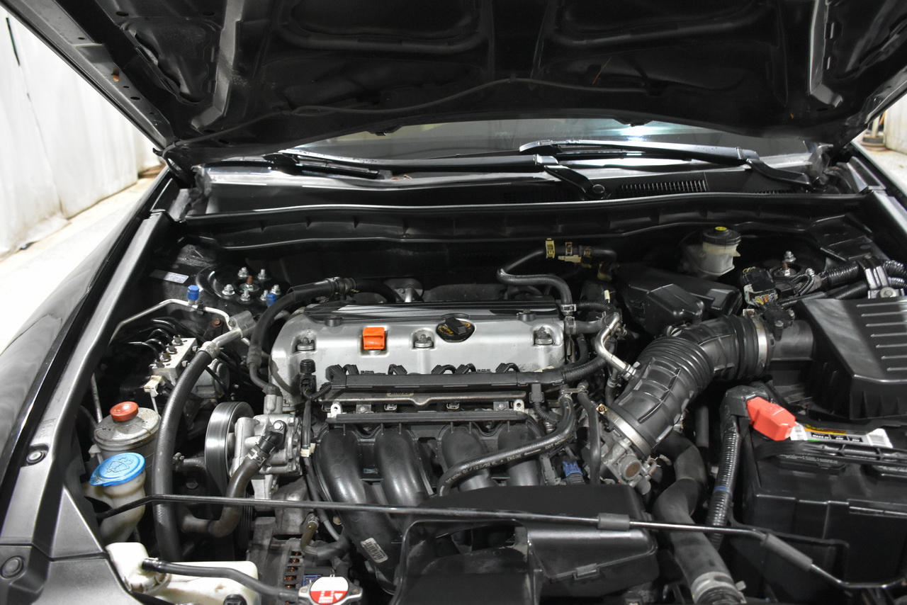 Honda Accord LX sedan AT 2012