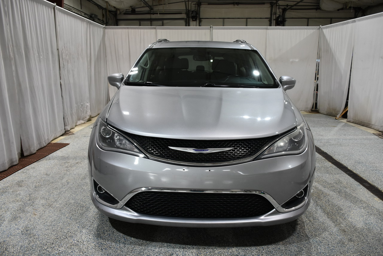Chrysler Pacifica Limited 2020