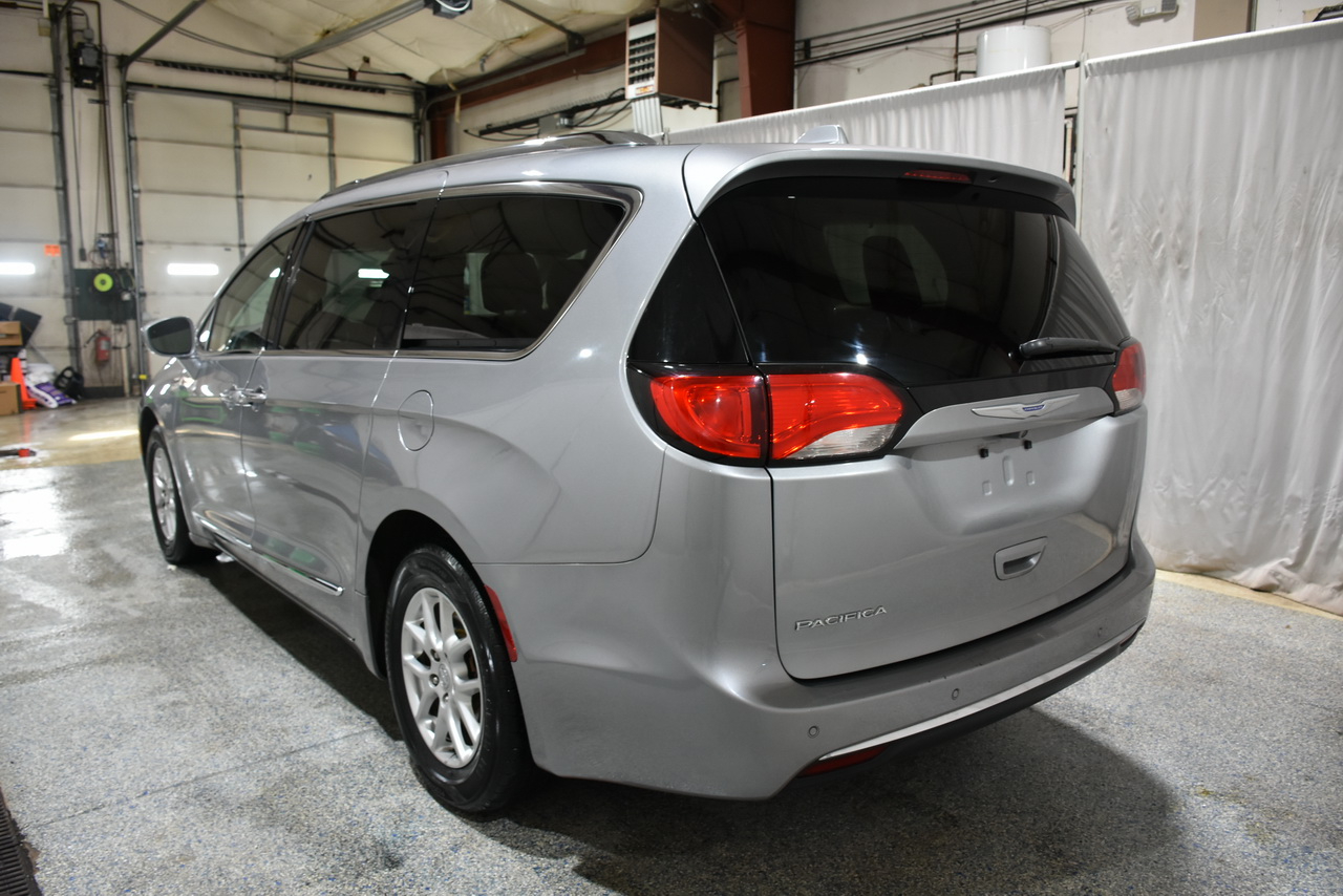 Chrysler Pacifica Limited 2020