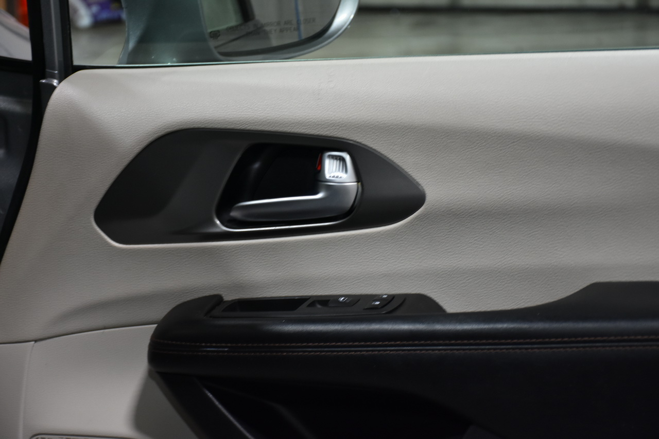 Chrysler Pacifica Limited 2020