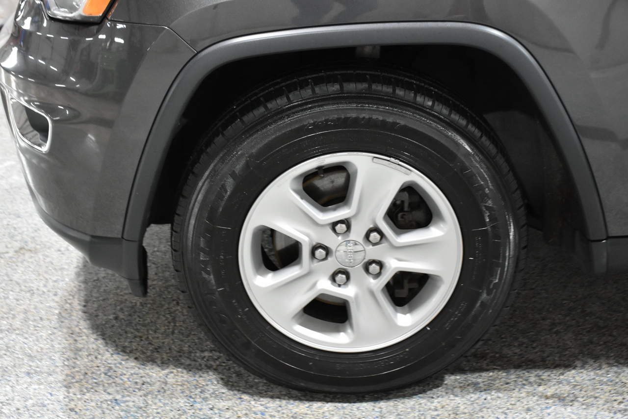 Jeep Grand Cherokee Laredo 4WD 2017