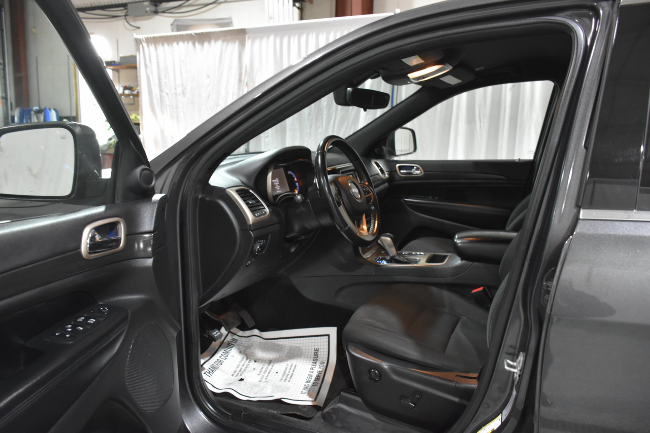 Jeep Grand Cherokee Laredo 4WD 2017