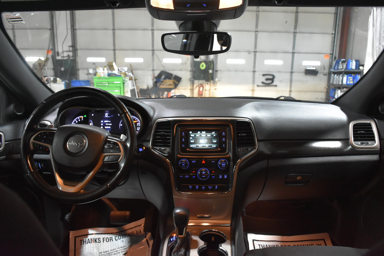 Jeep Grand Cherokee Laredo 4WD 2017