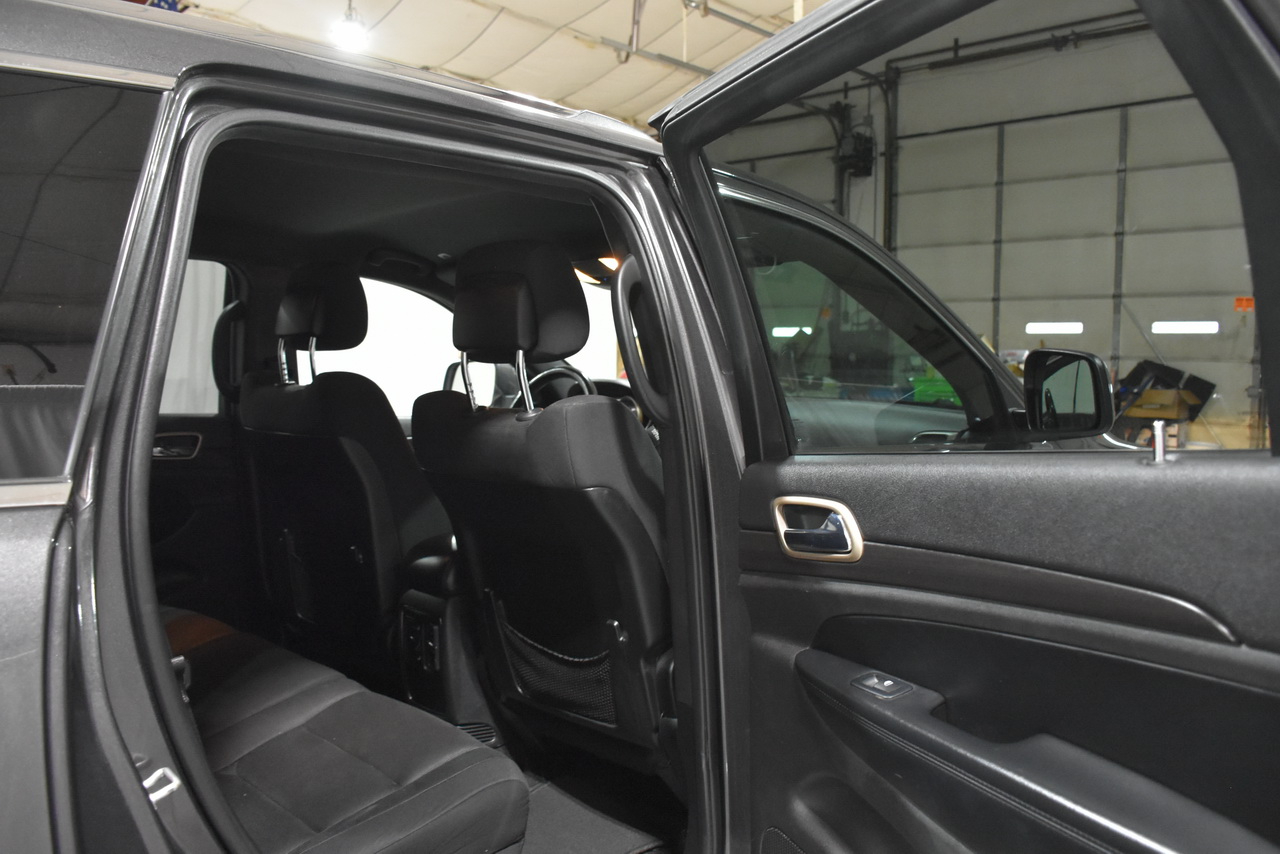 Jeep Grand Cherokee Laredo 4WD 2017