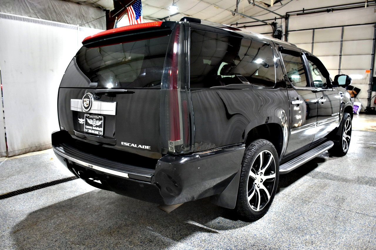Cadillac Escalade ESV AWD Luxury 2011