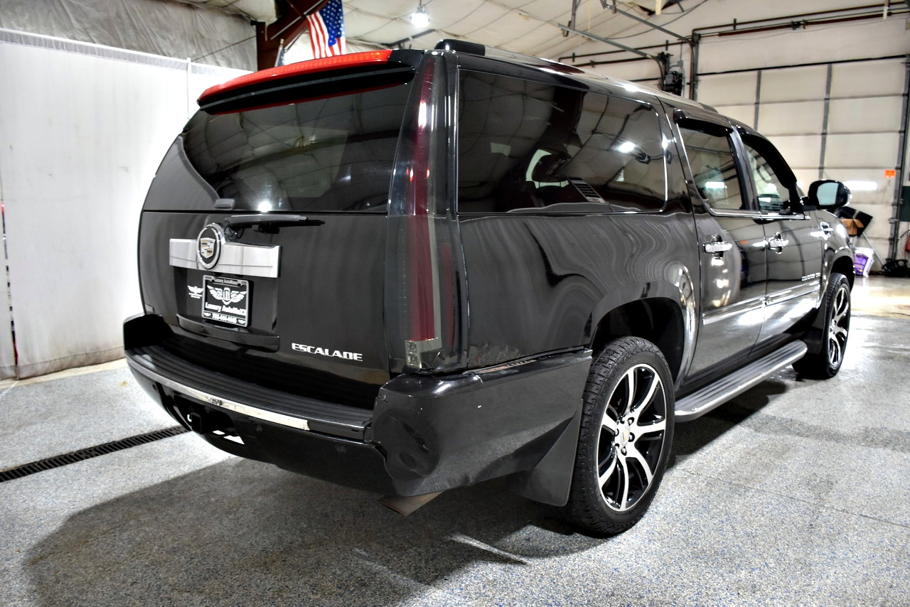 Cadillac Escalade ESV AWD Luxury 2011