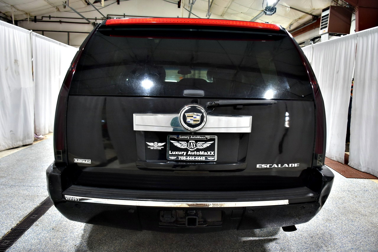 Cadillac Escalade ESV AWD Luxury 2011