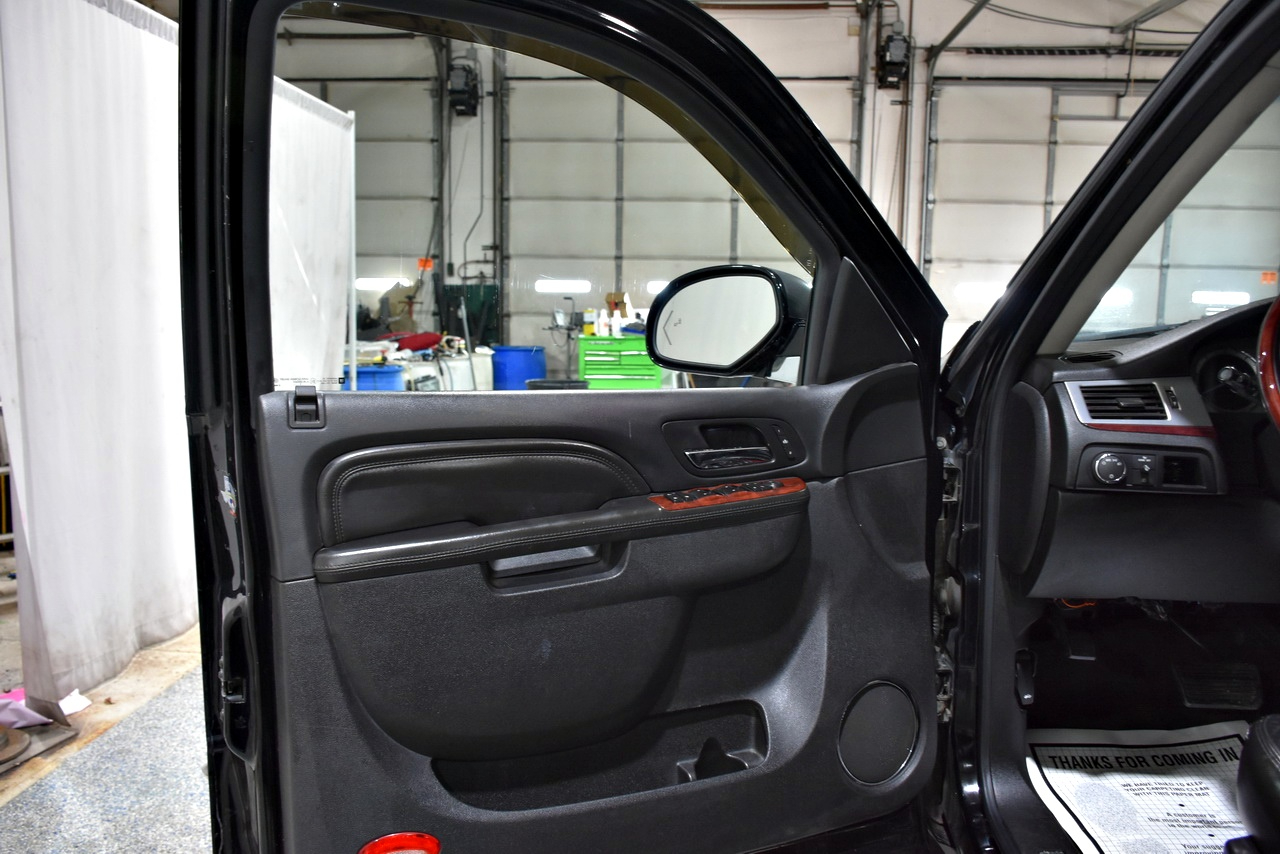 Cadillac Escalade ESV AWD Luxury 2011