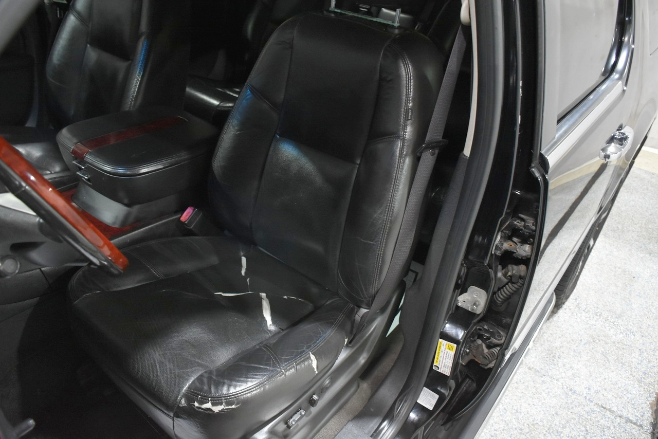 Cadillac Escalade ESV AWD Luxury 2011