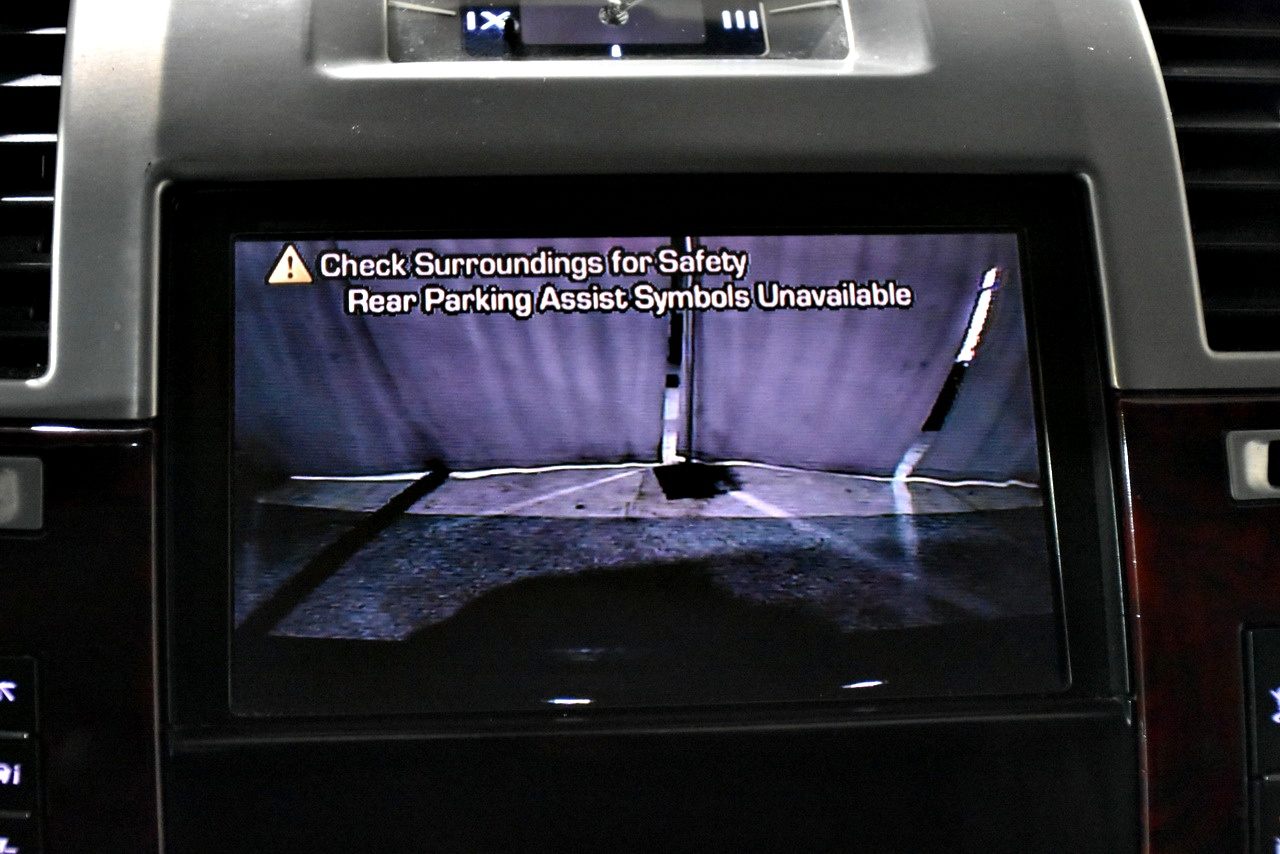 Cadillac Escalade ESV AWD Luxury 2011