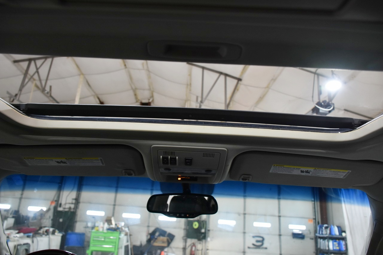 Cadillac Escalade ESV AWD Luxury 2011