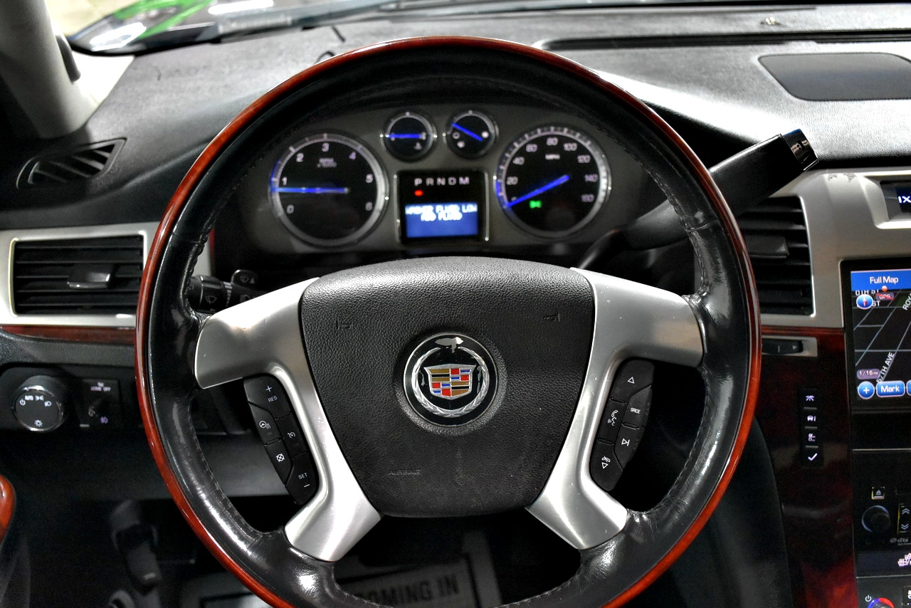 Cadillac Escalade ESV AWD Luxury 2011