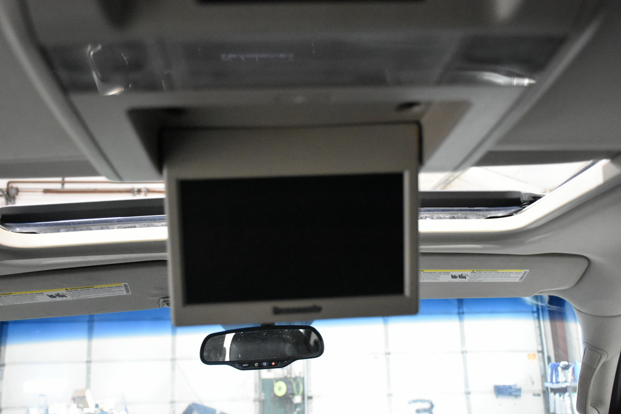 Cadillac Escalade ESV AWD Luxury 2011