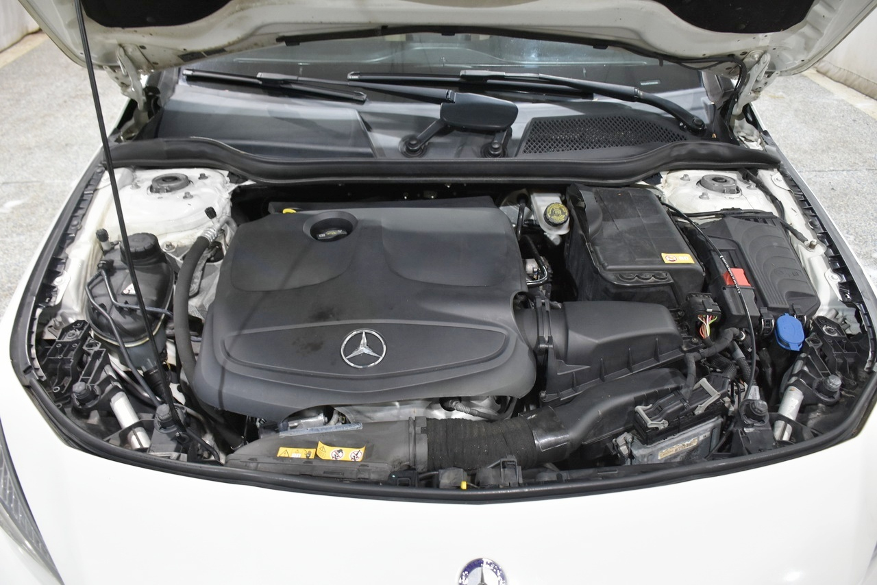 Mercedes-Benz CLA-Class CLA250 4MATIC 2014