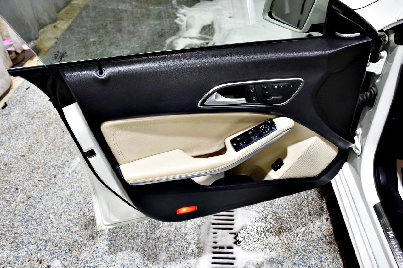 Mercedes-Benz CLA-Class CLA250 4MATIC 2014