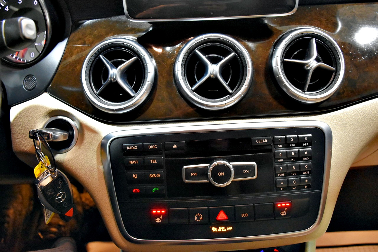 Mercedes-Benz CLA-Class CLA250 4MATIC 2014