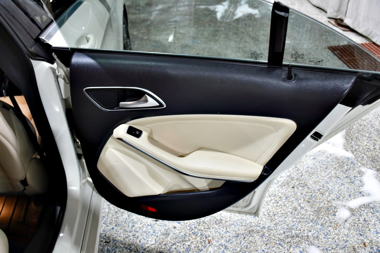 Mercedes-Benz CLA-Class CLA250 4MATIC 2014