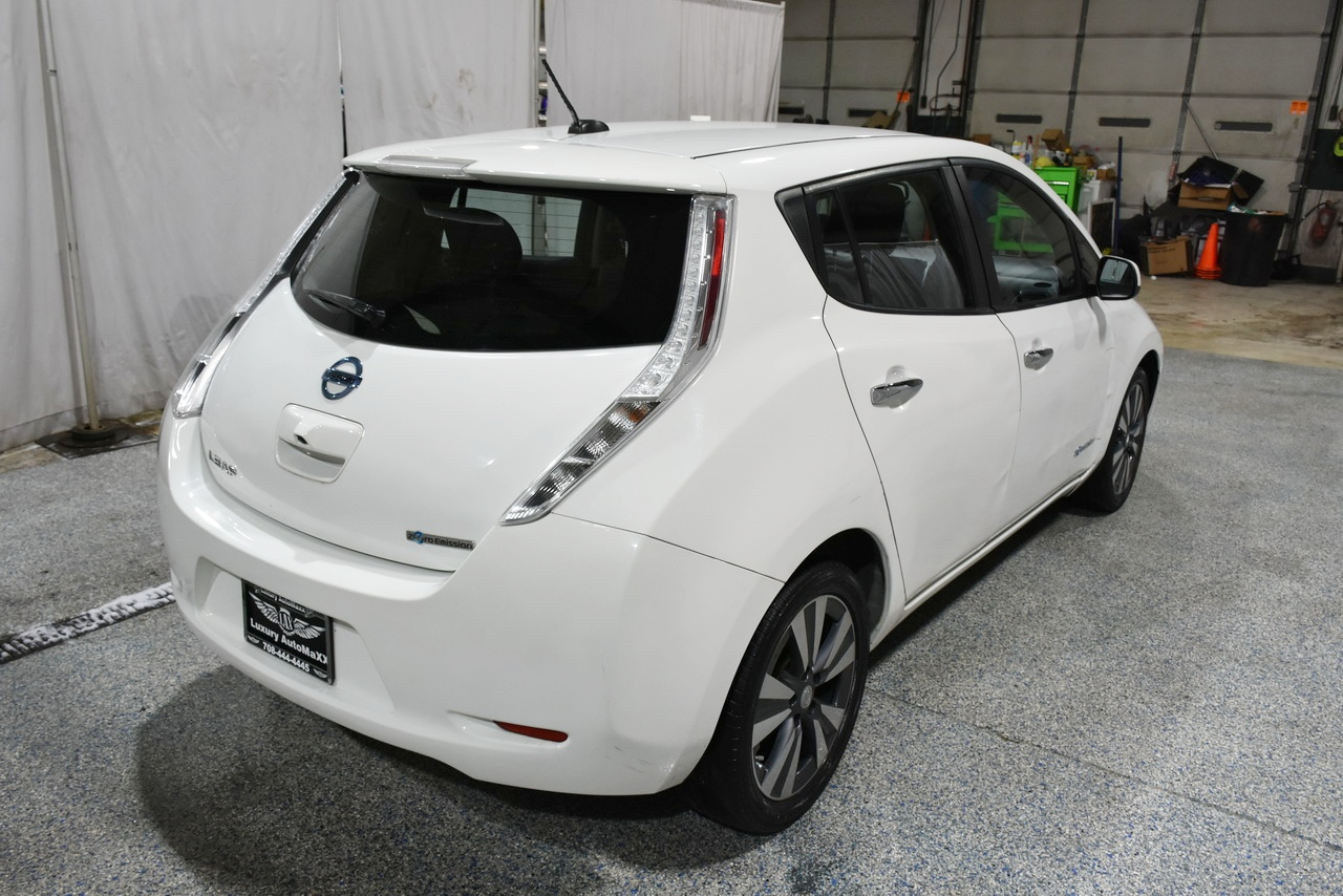 Nissan Leaf S 2015