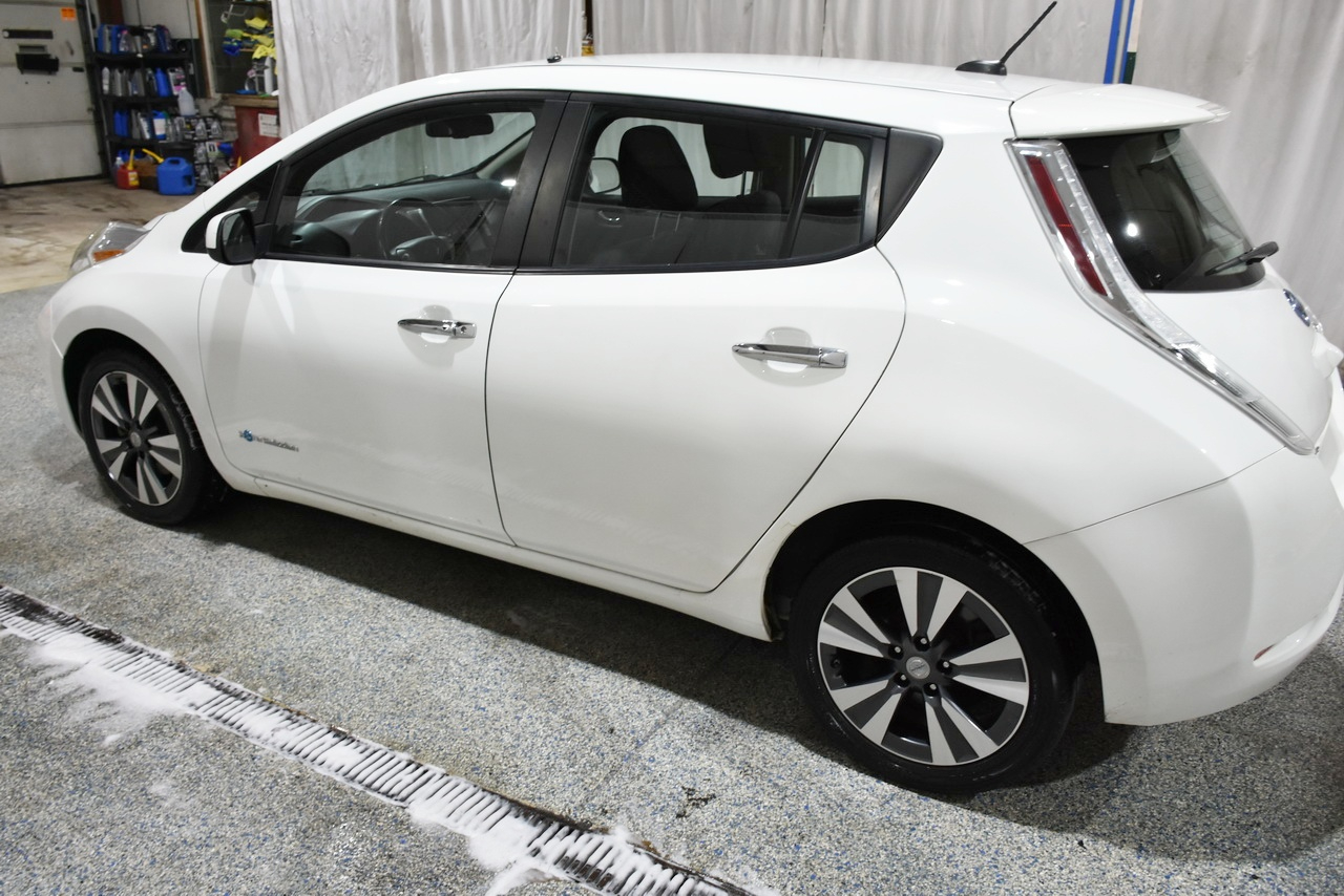 Nissan Leaf S 2015