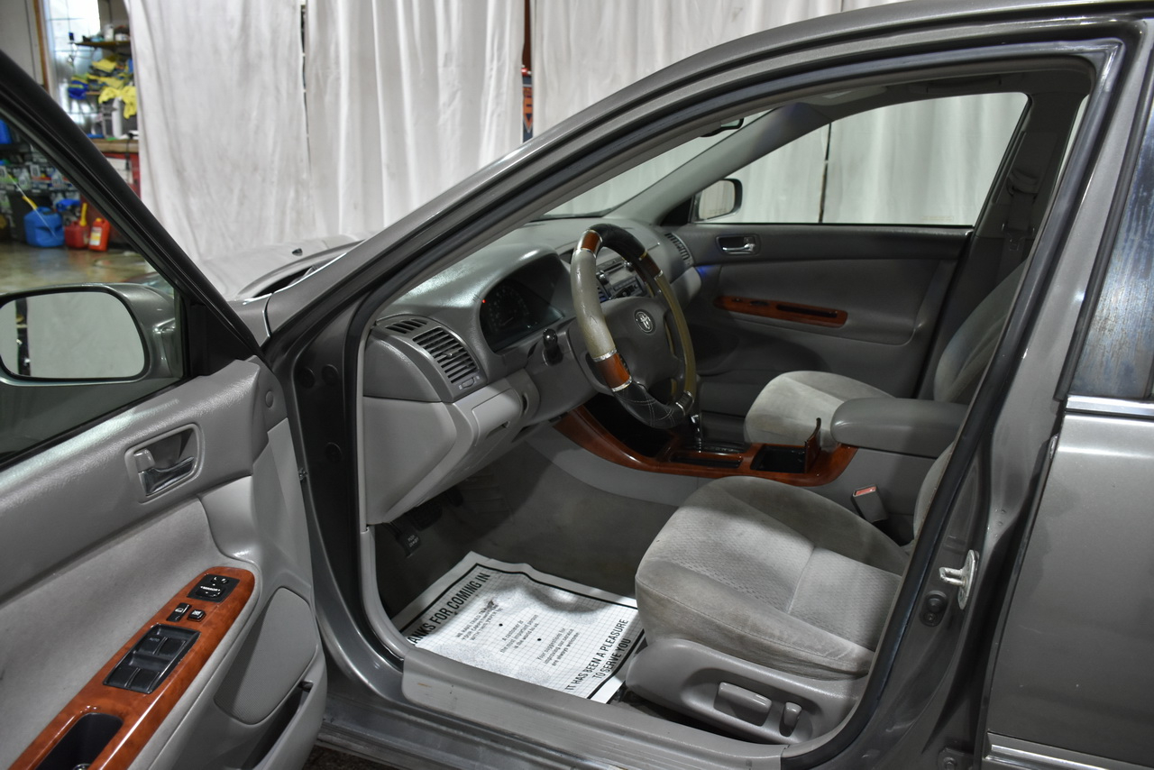 Toyota Camry LE 2002