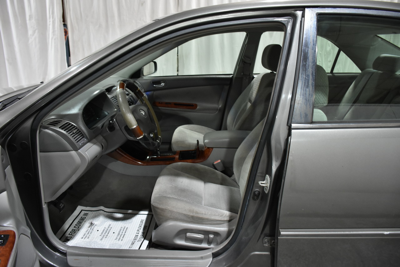 Toyota Camry LE 2002