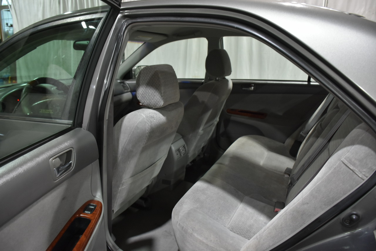 Toyota Camry LE 2002