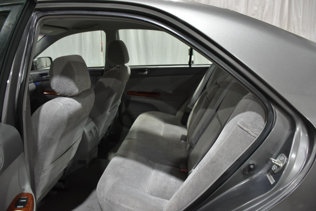 Toyota Camry LE 2002