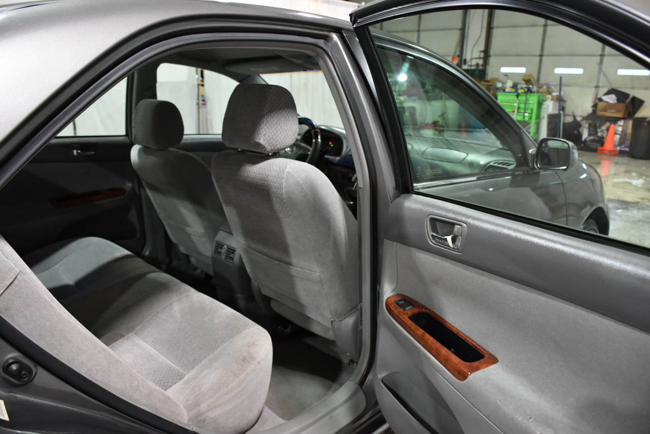 Toyota Camry LE 2002