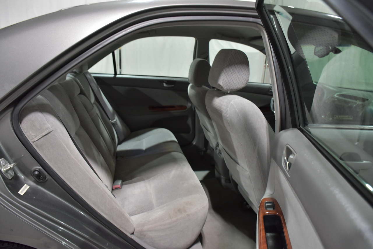 Toyota Camry LE 2002