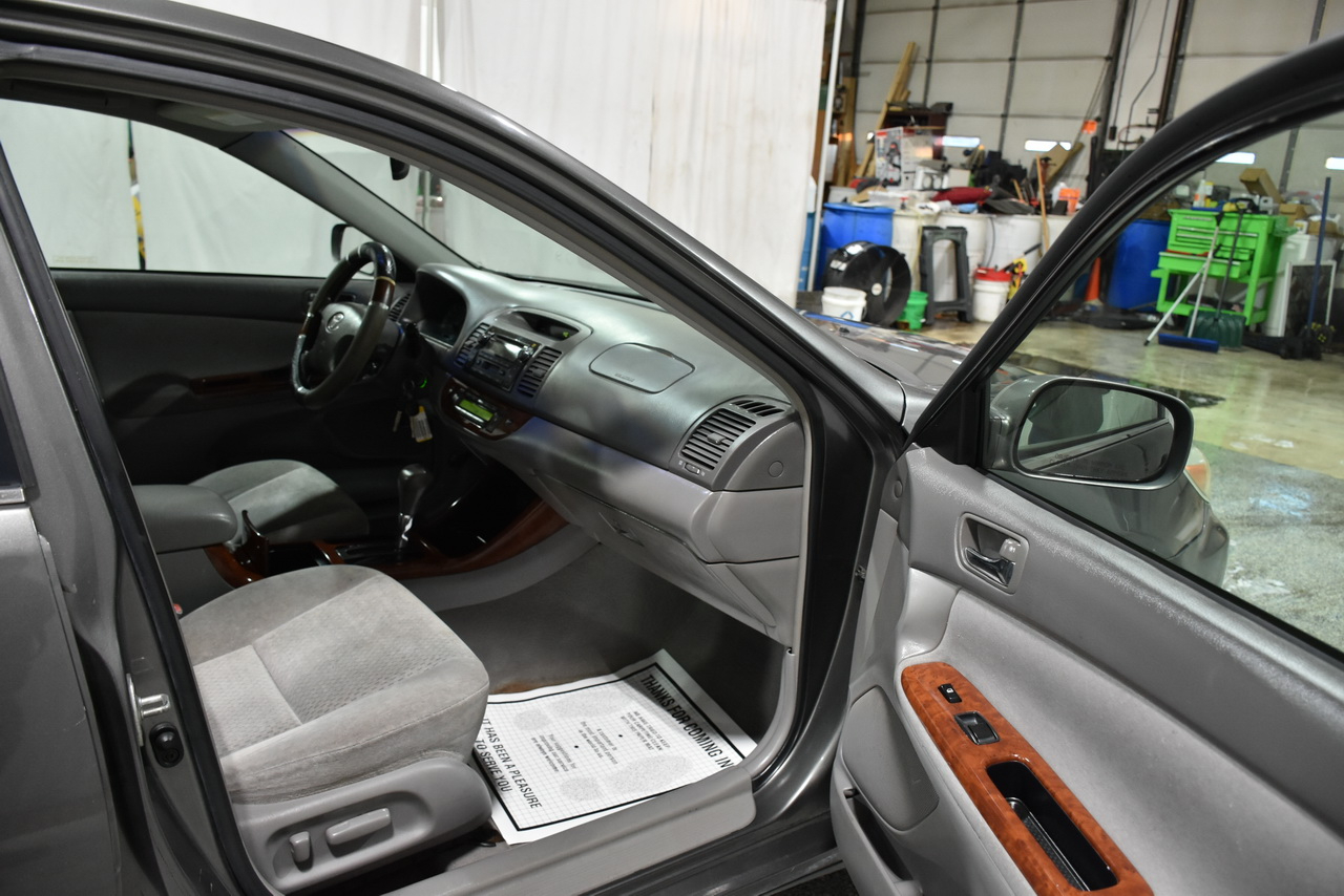 Toyota Camry LE 2002