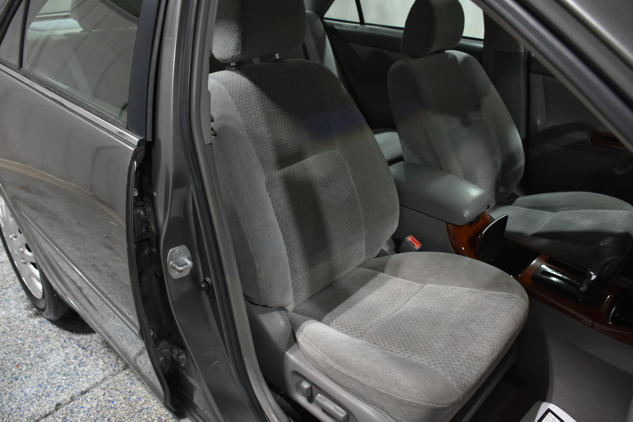 Toyota Camry LE 2002