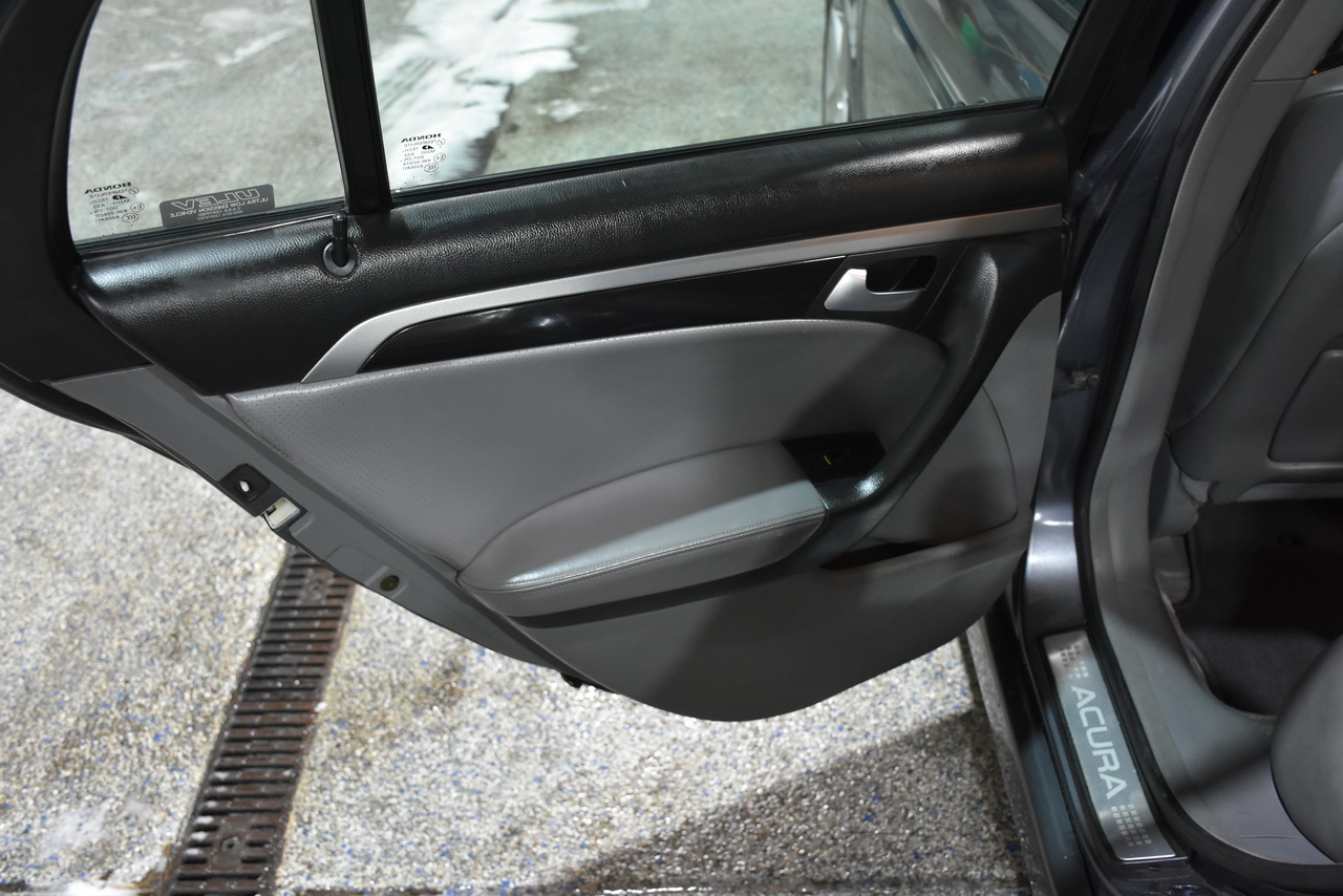 Acura TL 5-Speed AT 2006